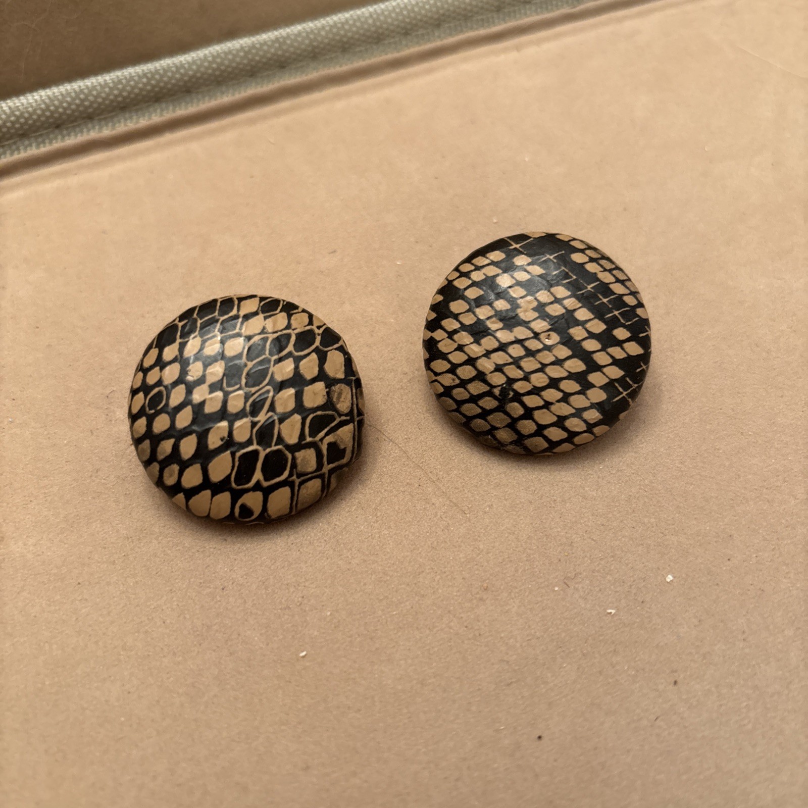 Snake Skin Pattern Circle Post Back Lightweight E… - image 1