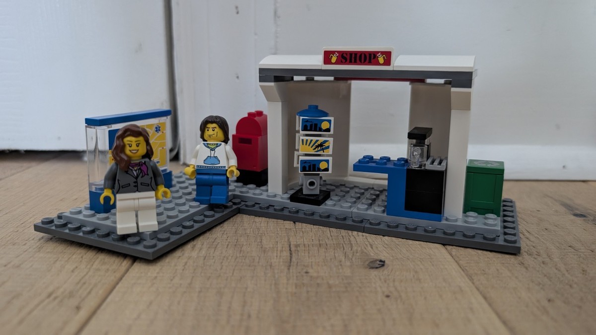 LEGO City 8404 Public Transport Station - 99% Complete w/ Manuals
