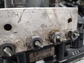 2012 Mercedes E Class Coupe C207 E250 2.1 CDI Abs Pump a2124313512