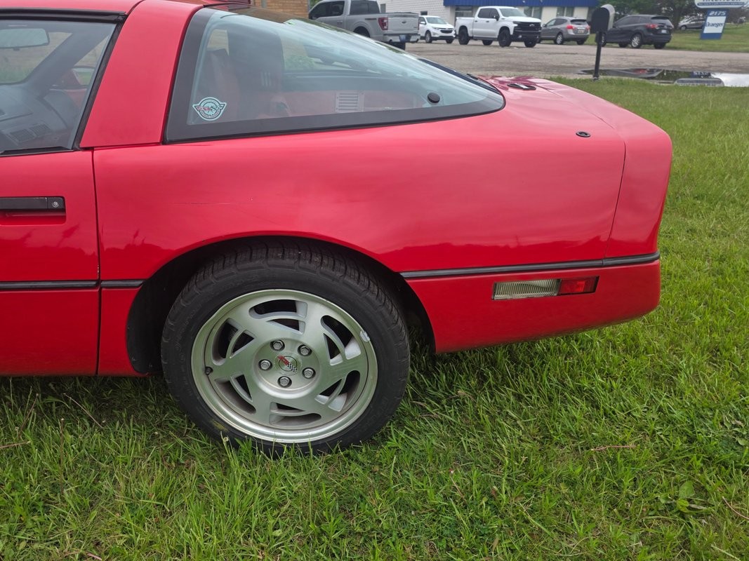 1990 Red Chevrolet Corvette   | C4 Corvette Photo 8