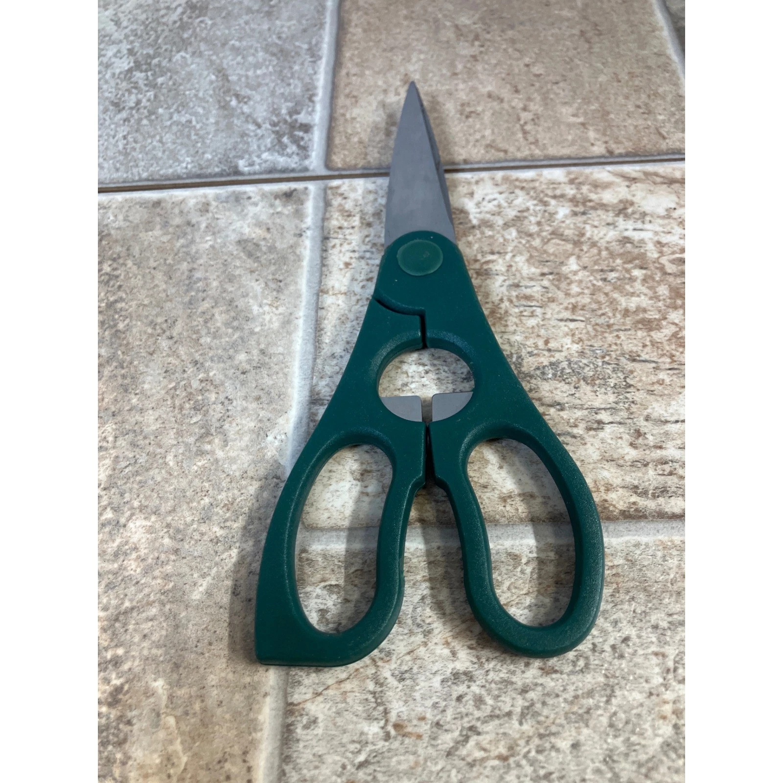 Farberware Kitchen Shears Scissors Serrated Blade Green Handle 23L890