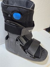 United Ortho Short Air Cam Walker Fracture Boot Medium Black