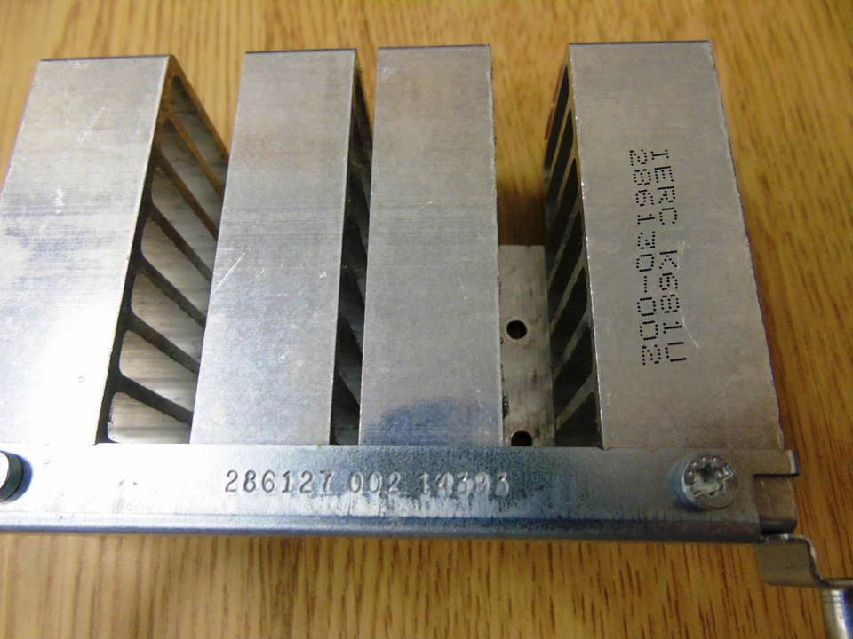 Conjunto de disipador térmico de escritorio Compaq Presario 4860 286130-002 Foto 2 de 4