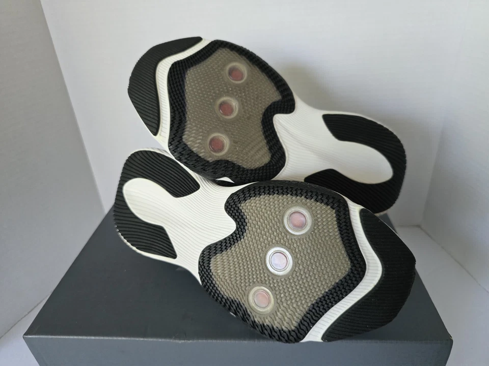 New Balance® Women's 8W  FuelCell Shift TR v2 Running - Image 4 of 4