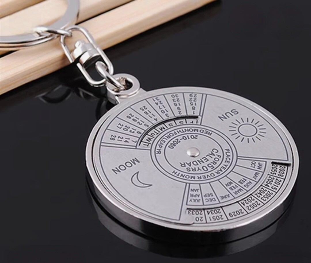 Kalender Schlüsselanhänger Schlüssel Ring Metall Vintage Antik Velour Beutel