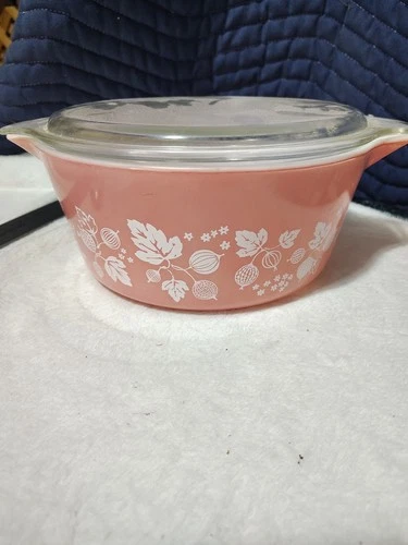 Pyrex PINK GOOSEBERRY 475 B Casserole Dish W/ Lid 2.5 Qt