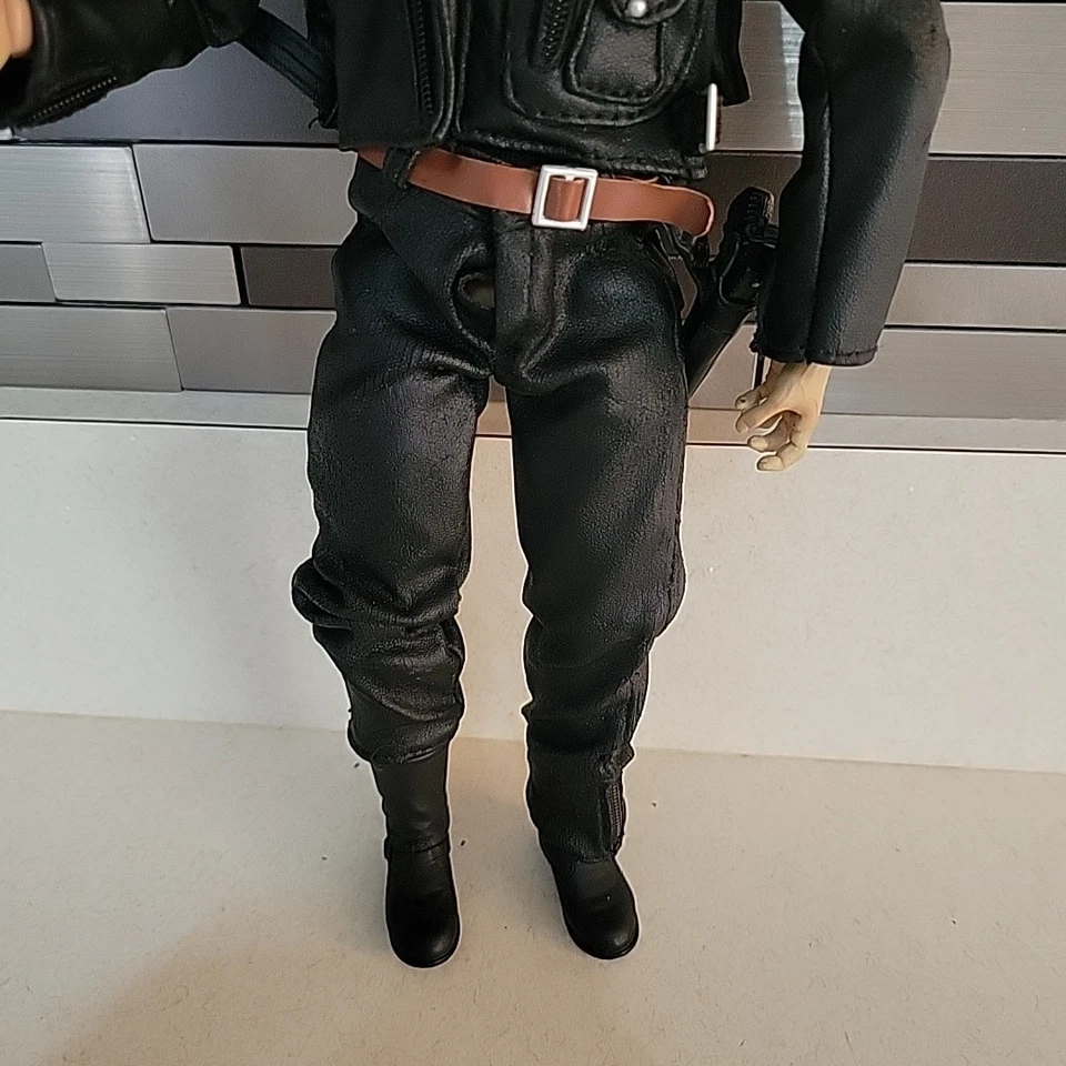 Sideshow Terminator 2 T2 T-800 Exclusive Ver 12"Figure Arnold Schwarzenegger - Image 3 of 4