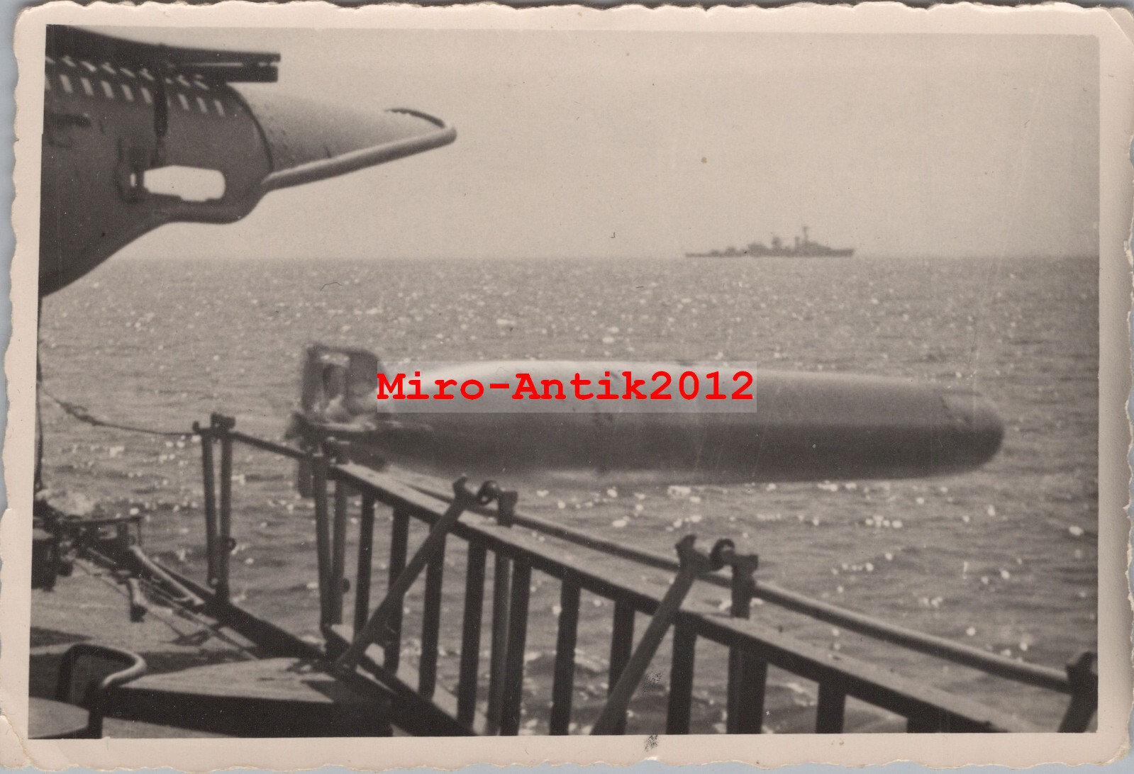 Foto Marina de guerra, la anguila sale del tubo, el torpedo sale (N)50941