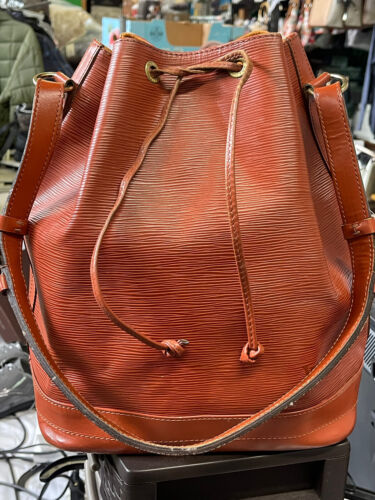 LOUIS VUITTON Auth Noe M44028 Bicolor (Kenya Brown) Cipango Gold Epi VI1902 - Picture 2 of 8