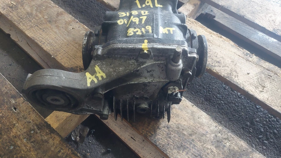 1992-1997 BMW 318i M/T Rear Carrier Differential Axle 3.45 Gear Ratio Foto 3 de 4