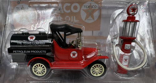 1918 Ford Model T Runabout and Wayne Gearbox Texaco Gas Pump Coin Bank Tonka