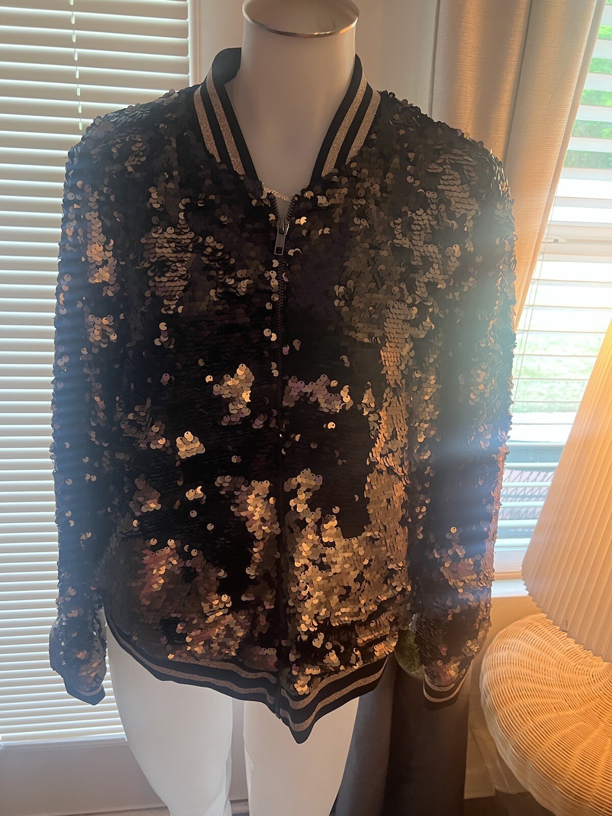 Picture 2 of 8
