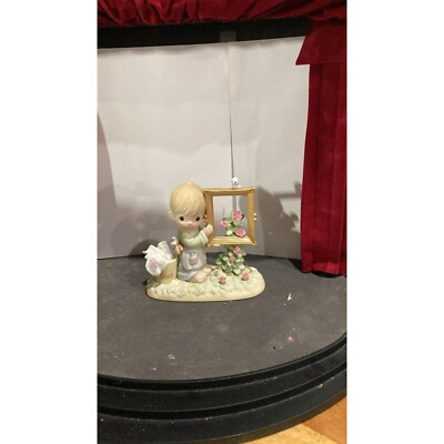 Precious Moments Figurine ''To God Be The Glory'' E2823R Limited Edition.