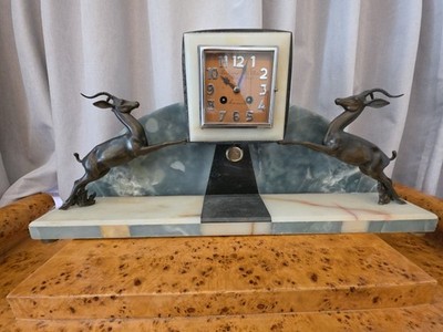 Original Art Deco französische, lange und große Mable Uhr.