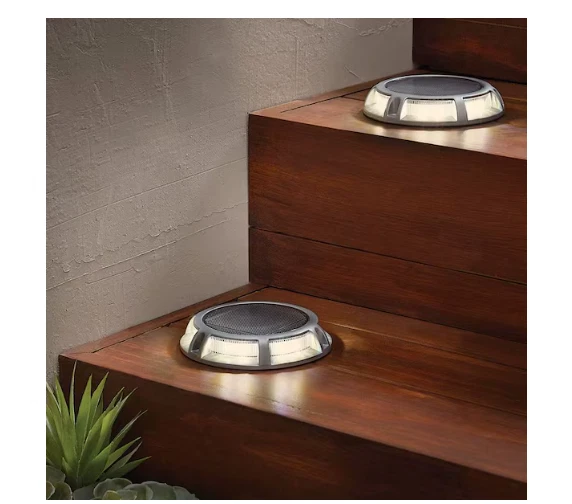 Lente texturizada Hampton Bay 15 lúmens solar prata LED caminho no solo pacote com 4 - Imagem 3 de 4