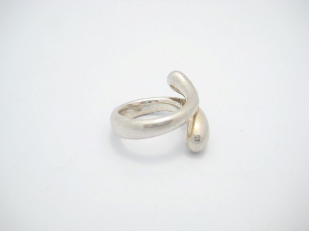 Tiffany & Co. Sterling Silver Elsa Peretti Teardrop Ring Size 5 - Pouch