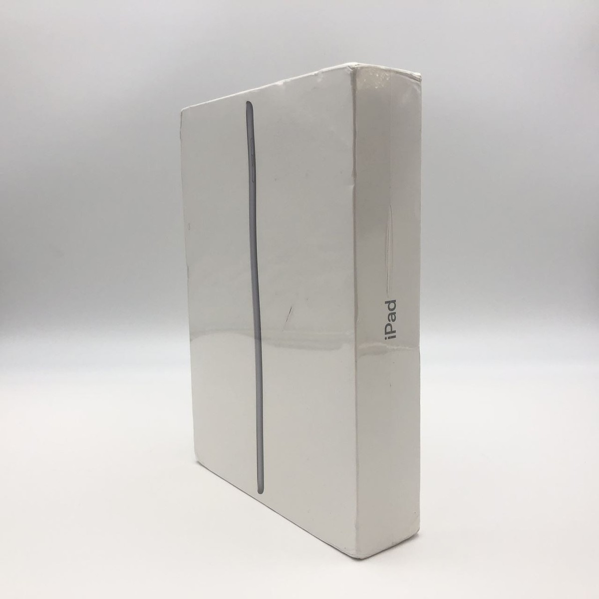 Apple iPad (6th Generation) A1893 32 GB, Wi-Fi, 9.7 in - Space