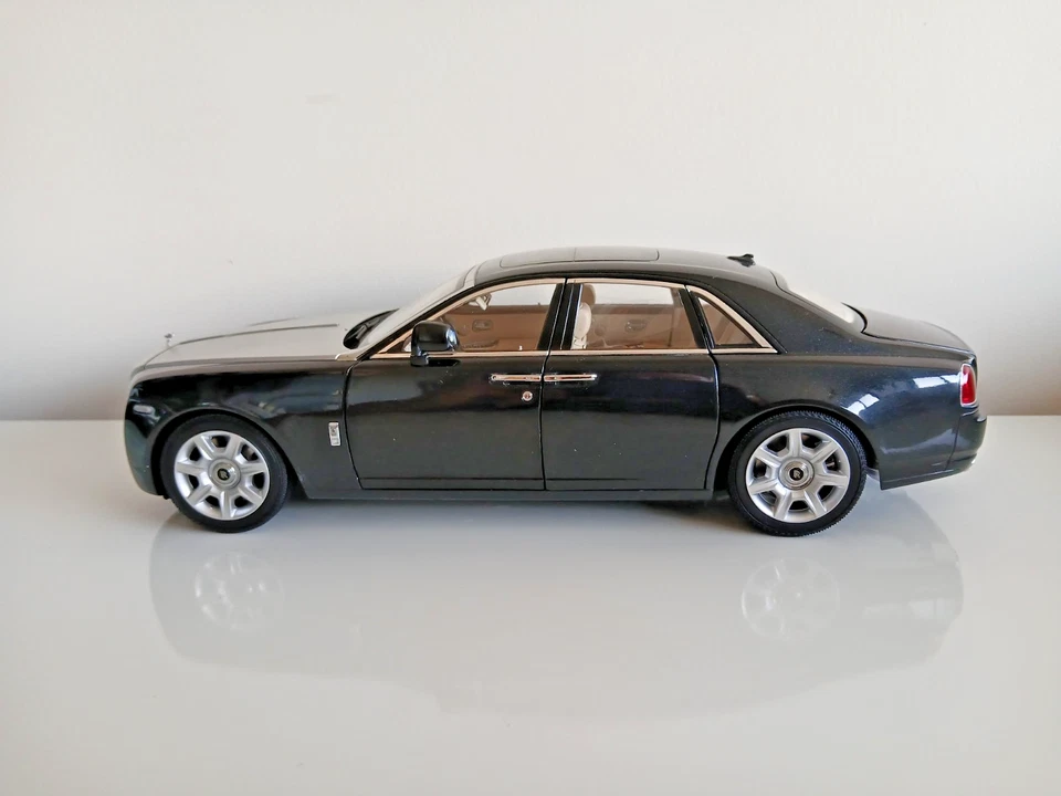 1:18 Kyosho Rolls Royce Ghost Diamond Black - Image 4 of 4