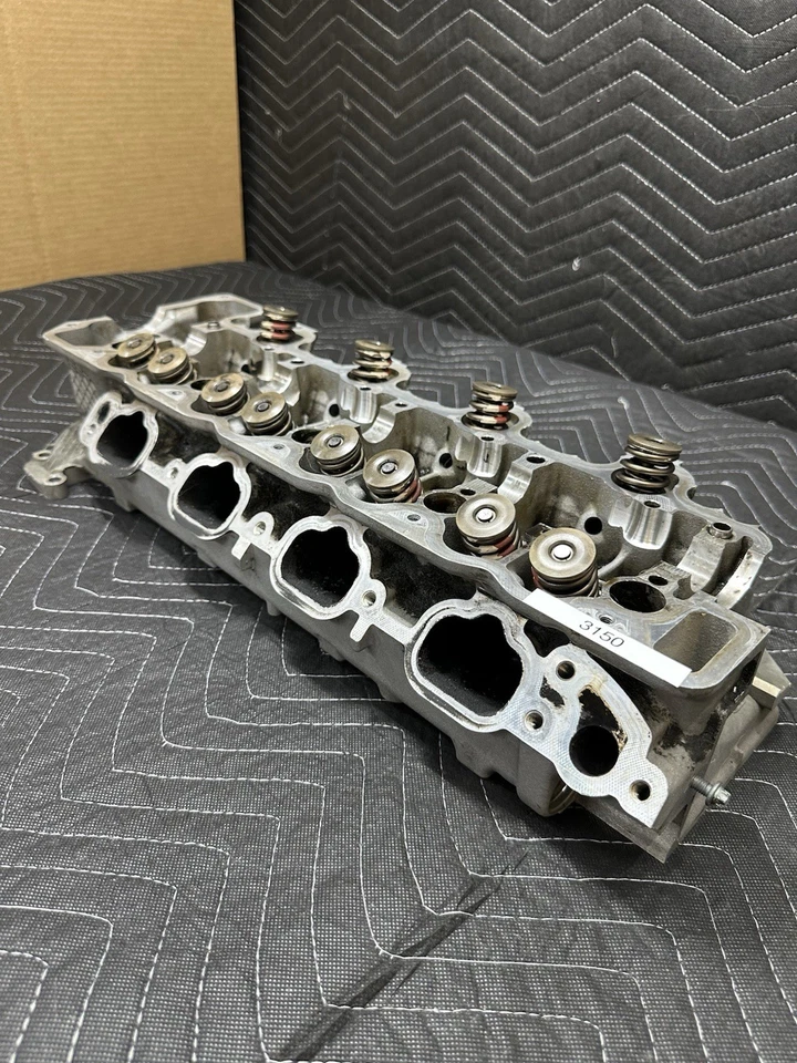 2005 Mercedes C55 AMG 5.5L Right Cylinder Head R 113 016 17 01 OEM 190K Miles Foto 3 de 4