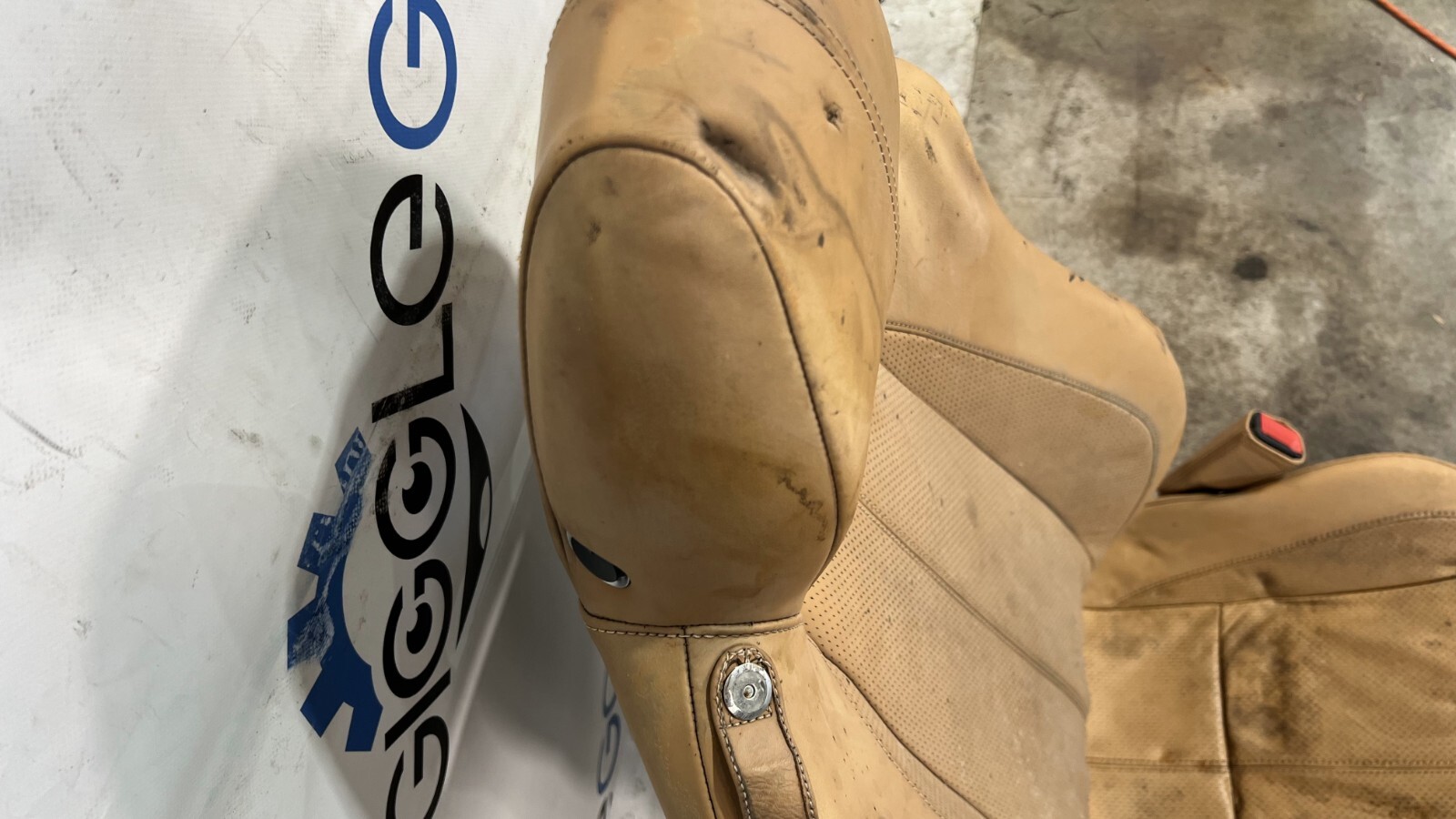 07-17 ASTON MARTIN VANTAGE FRONT BUCKET LEATHER RIGHT FRONT RH SEAT  OEM