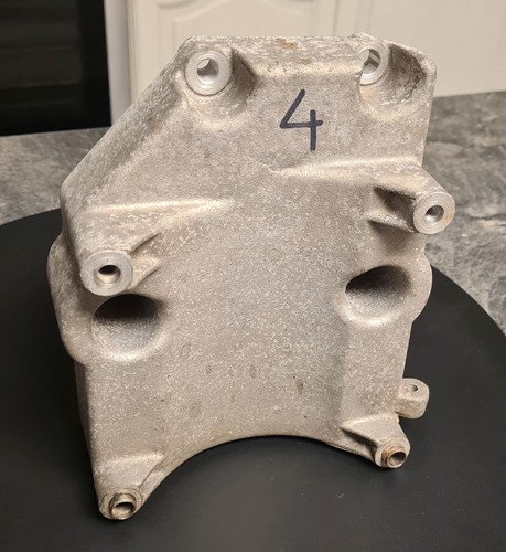 Halter für Klimakompressor BMW E31  850CSi  oder  BMW E38  750i  V12 /  17410969