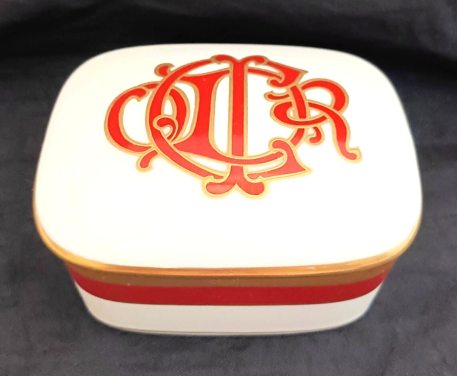 Boîte à bibelots Christian Dior porcelaine fine rouge monogramme Dior fabriquée au Japon 2X2,5