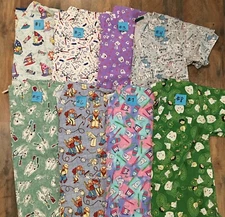 SCRUB TOPS DENTAL PRINTS size Medium