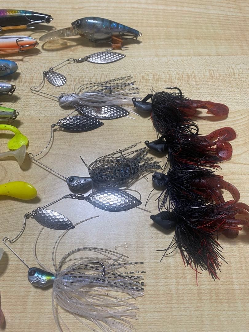 Minnow plugs and spinnerbait set - Image 3