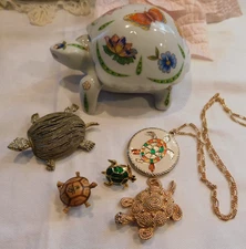 Vintage Turtle Collection Turtles Pins Mirrored Pendant Necklace Trinket Box LOT