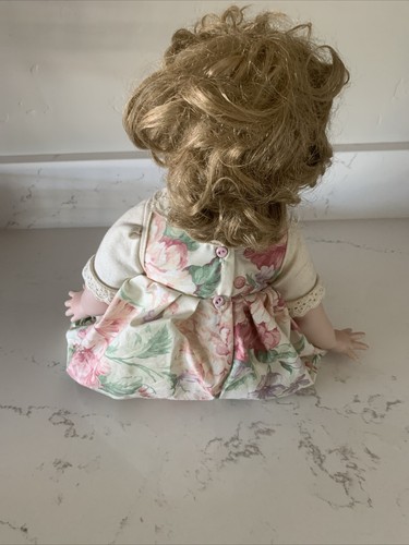 The Hamilton Collection Porcelain Doll Chelsea 1994 Connie Walser Derek - Picture 6 of 9