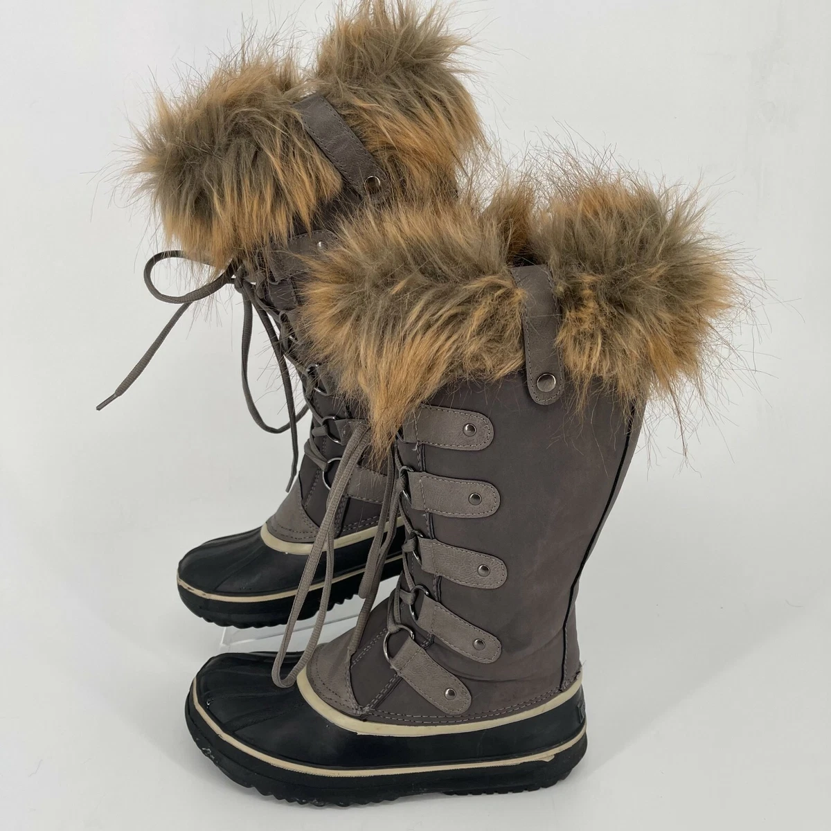 Esprit boots shop with fur