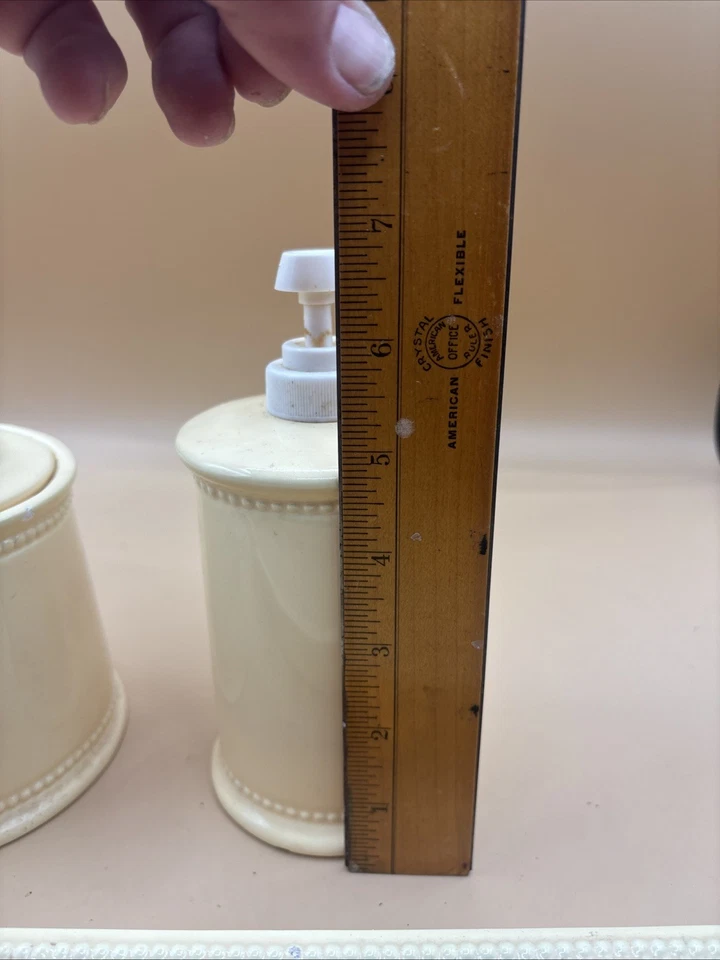 Juego de baño vintage con cuentas Martha Stewart Buttercream Foto 4 de 4