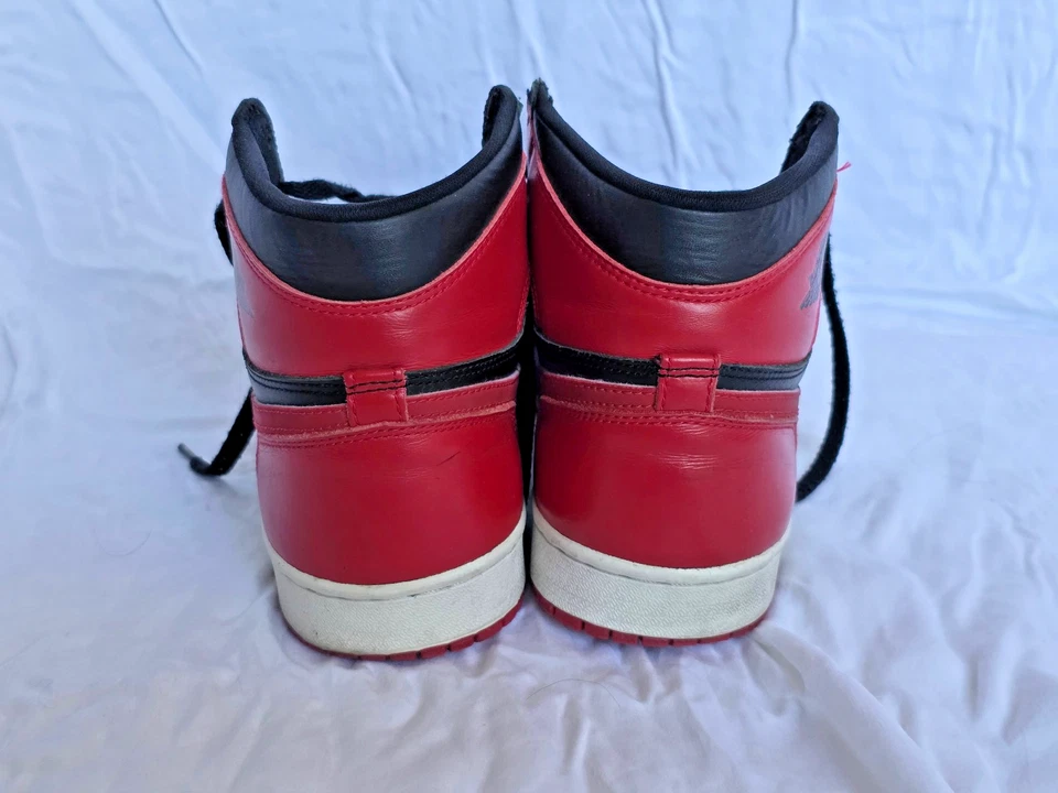 1994 Nike Air Jordan 1 Bred Size 9 Black/Varsity Red-White 130207-061  - Image 4 of 4