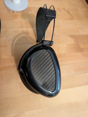 MrSpeakers AEON Closed Headphones - Black / Midnight Blue with Travel Case