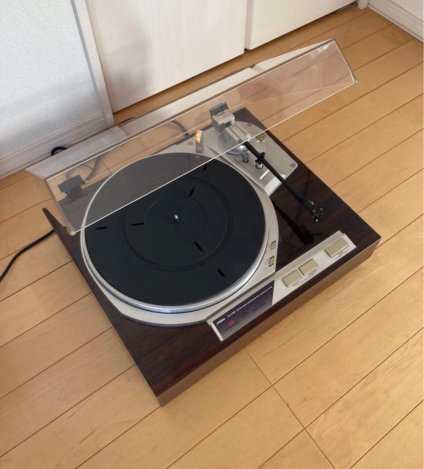 Victor QL-Y33F Turntable QuartzLocked DirectDrive w/STANTON 500A Fully Function - Image 2 of 4