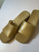 STEVE MADDEN Harlin Size 9M Casual Effortless Stylish Trendy Gold Glitter Y2K