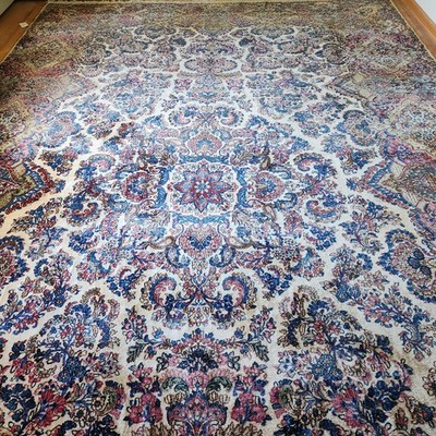 1930-1940 Kermann Palace Ivory/Rose Medallion Hand Knotted Cotton/Wool 11'x17'4''