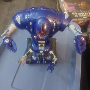 LOST IN SPACE ROBOT With Lights And Battle Sounds 1997 Trendmasters Untested 10"