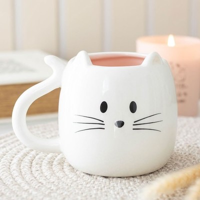 Weiße Tasse in Katzenform