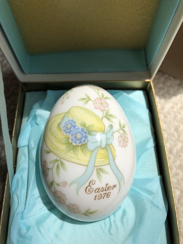 Noritake 1976 Easter Egg