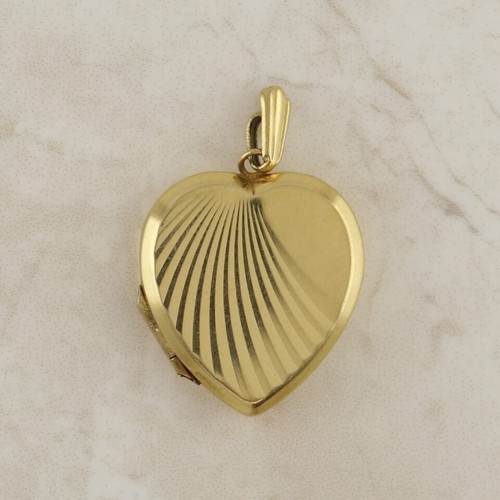 9ct Gold Locket - Vintage 9ct Yellow 