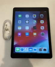 Apple iPad Air 1st Gen. 32GB Wi-Fi 9.7in - Space Gray