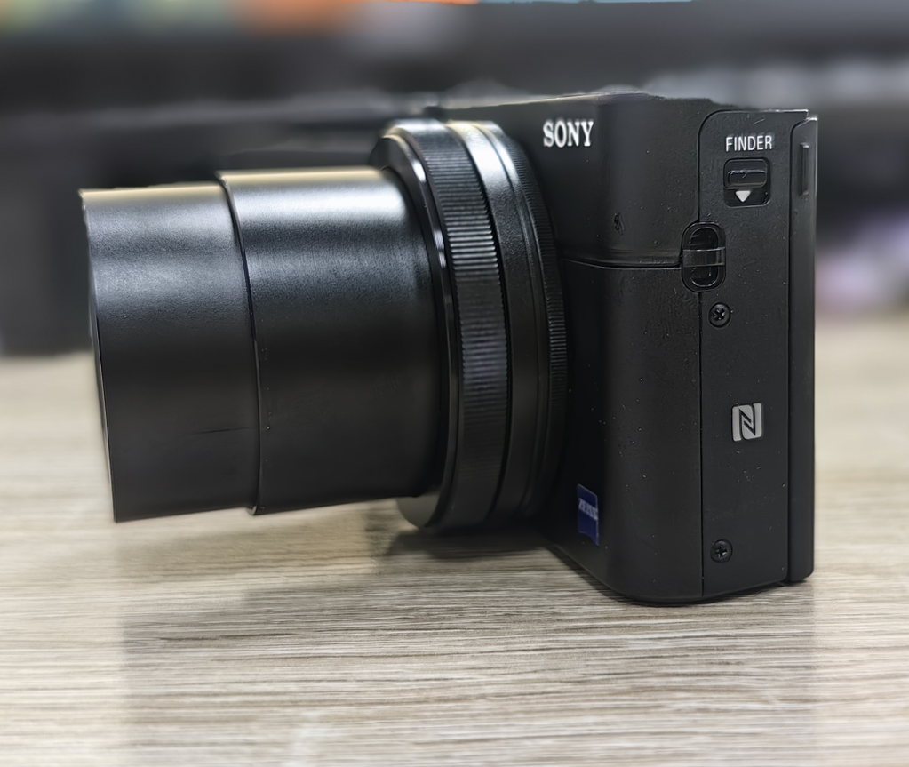 Sony Cyber-shot DSC-RX100 III M3 Digital Camera with Wifi NFC