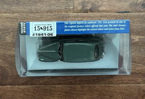 Fleer 1941-06 Palisade Gray 1941 Ford Two Door Sedan 1:43 - Picture 2 of 3