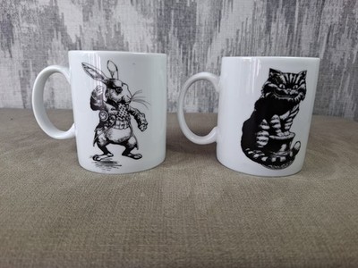 Disney Alice im Wunderland Kaffeetassen x 2 seltene weiße Kaninchen Grinsenkatze sehr guter Zustand