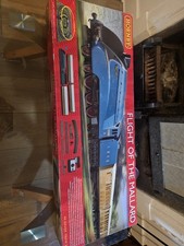 Hornby Flight of the Mallard Train Set 00 Gauge DCC Ready
