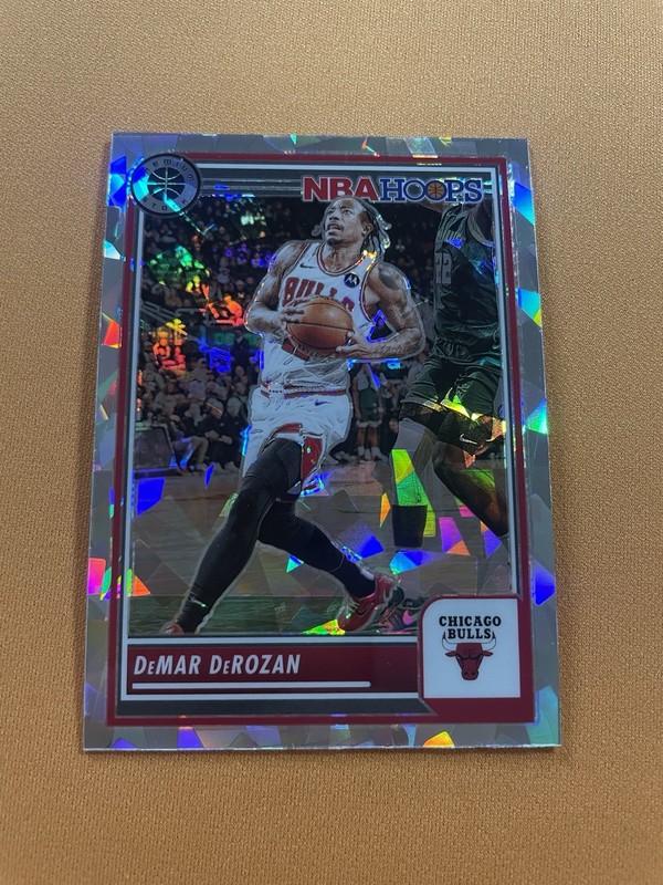 2023-24 Panini Nba Hoops Premium Stock DeMar DeRozan Cracked Ice Prizm #269