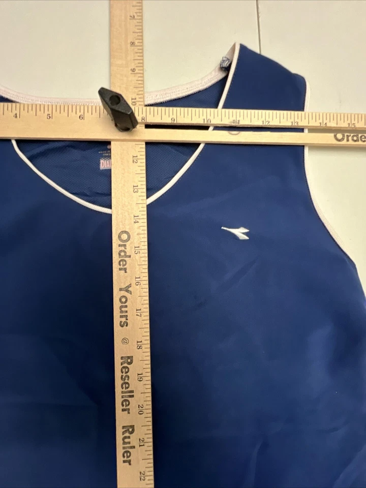 Regata Diadora Feminina Média Activewear -Diadry Azul Marinho  - Imagem 3 de 4