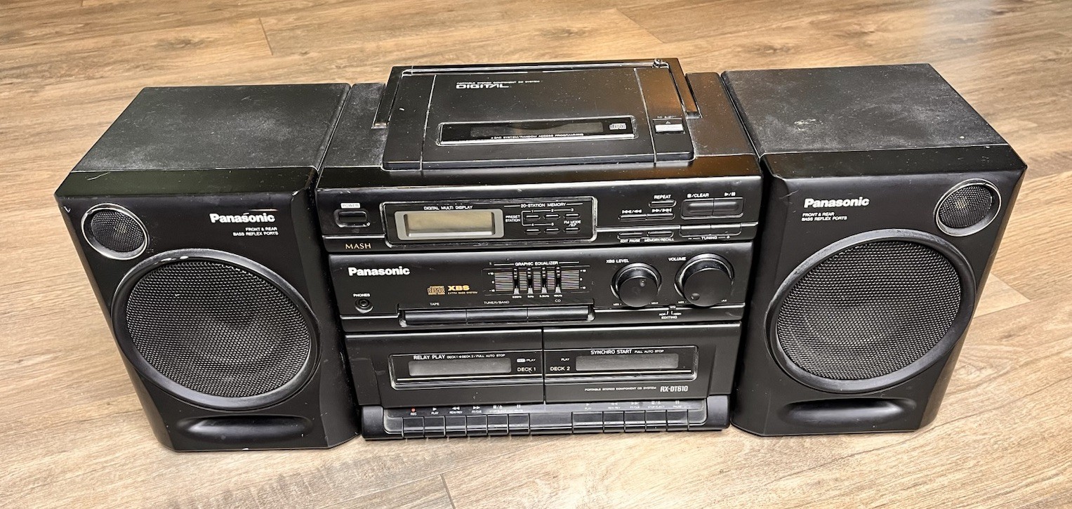 93&rsquo; Panasonic RX-DT610 Portable Boombox AM/FM Radio, CD & 