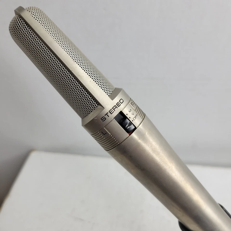 Vintage Realistic Compact Stereo Cardioid Condenser Mic 2 Channel - Image 4 of 4